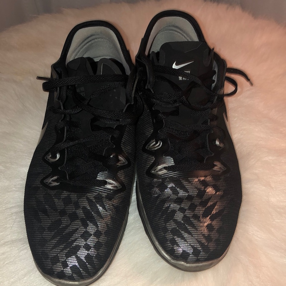 NIKE FREE TR FIT 5